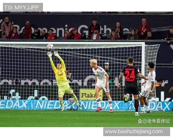 德甲黑马门将身高仅186米创613分钟零封新纪录仅失3球表现惊艳